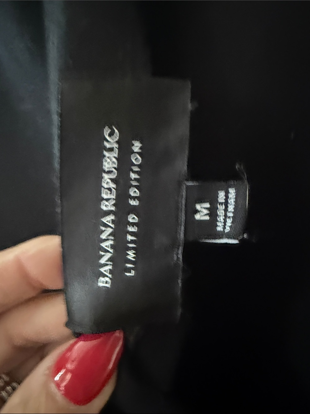 Banana Republic Women's Black Short Sleeve Tee - Timeless Casual Top - Picture 3 of 4